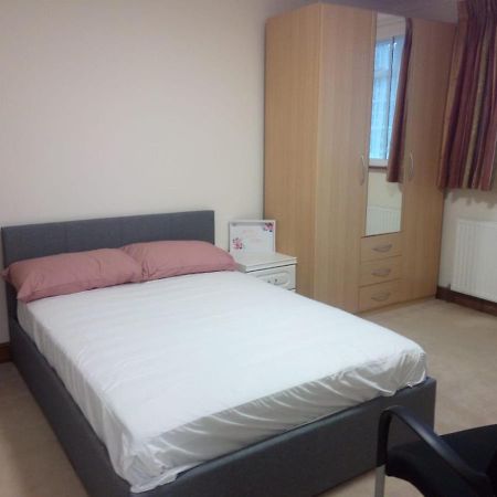 איילוורת' 1St Gold Accommodation מראה חיצוני תמונה