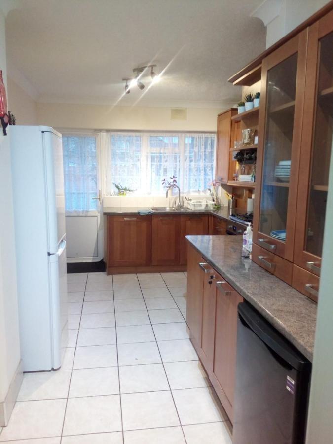 איילוורת' 1St Gold Accommodation מראה חיצוני תמונה