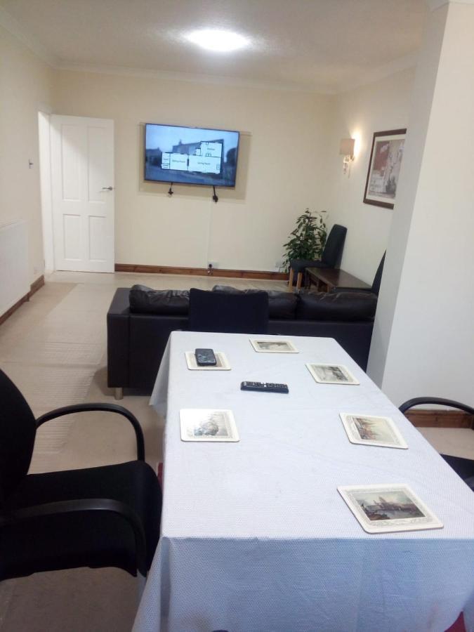 איילוורת' 1St Gold Accommodation מראה חיצוני תמונה