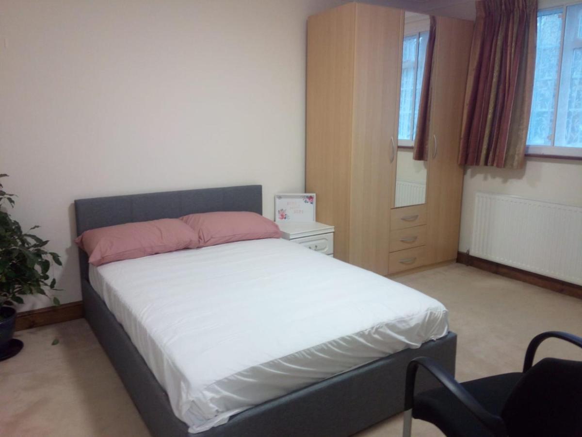 איילוורת' 1St Gold Accommodation מראה חיצוני תמונה